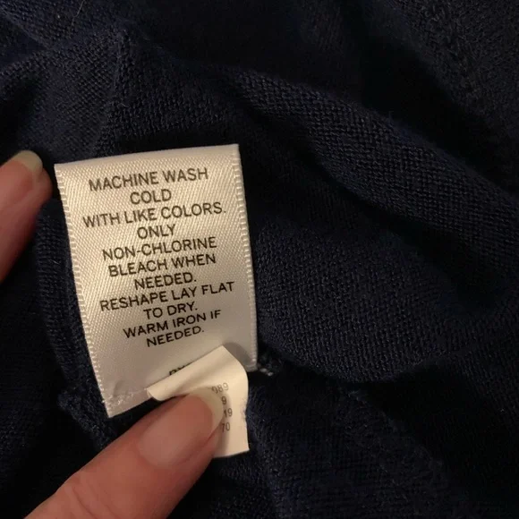 Dress Barn navy blue short sleeve sweater. Size Large. - Picture 5 of 6